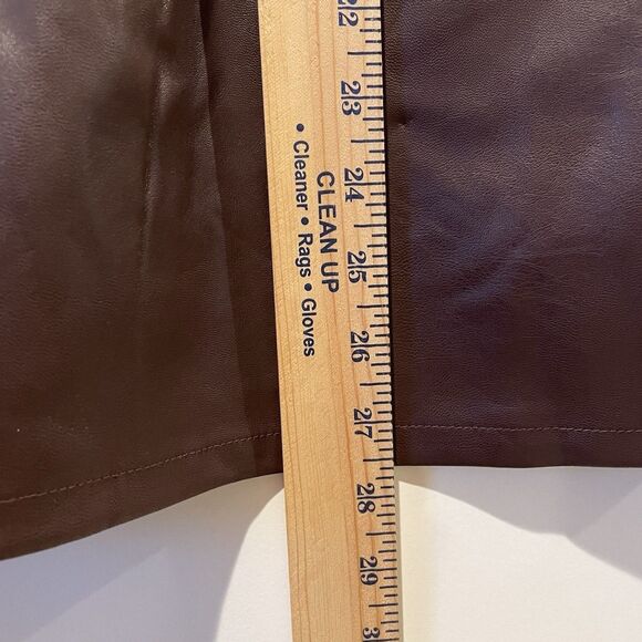 Women’s Skirt Time And Tru Brown Faux Leather Skirt Size Medium 8/10 NEW W Tags - Picture 4 of 12